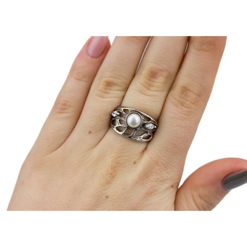 Кольцо серебряное с жемчугом и цирконием Мацеста (2170016)