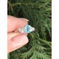 Кольцо серебряное с голубым кварцем и цирконием Нюша 1909/9р г кварц