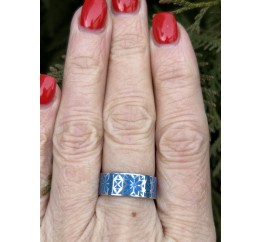 Кольцо серебряное с эмалью Вышиванка синее (А046кс)