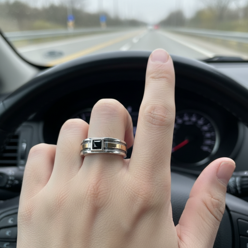 Печатка серебряная с золотом 142к