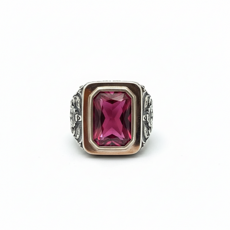 Печатка серебряная с золотом и красным фианитом (557р)