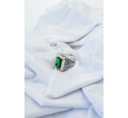 Печатка серебряная с золотом и зелёным фианитом (557з)