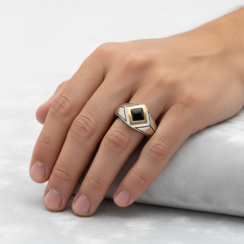 Печатка серебряная с золотом и ониксом 765з