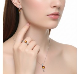 Кольцо серебряное с янтарем и фианитами (904кя)