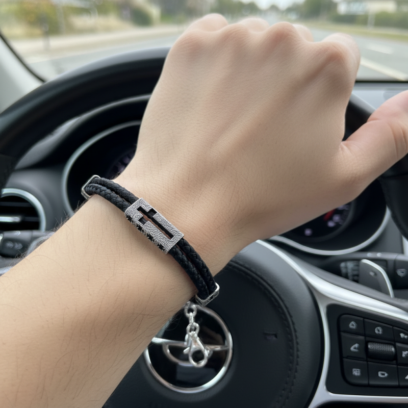 Браслет шелковый с серебряными вставками (1178-3)