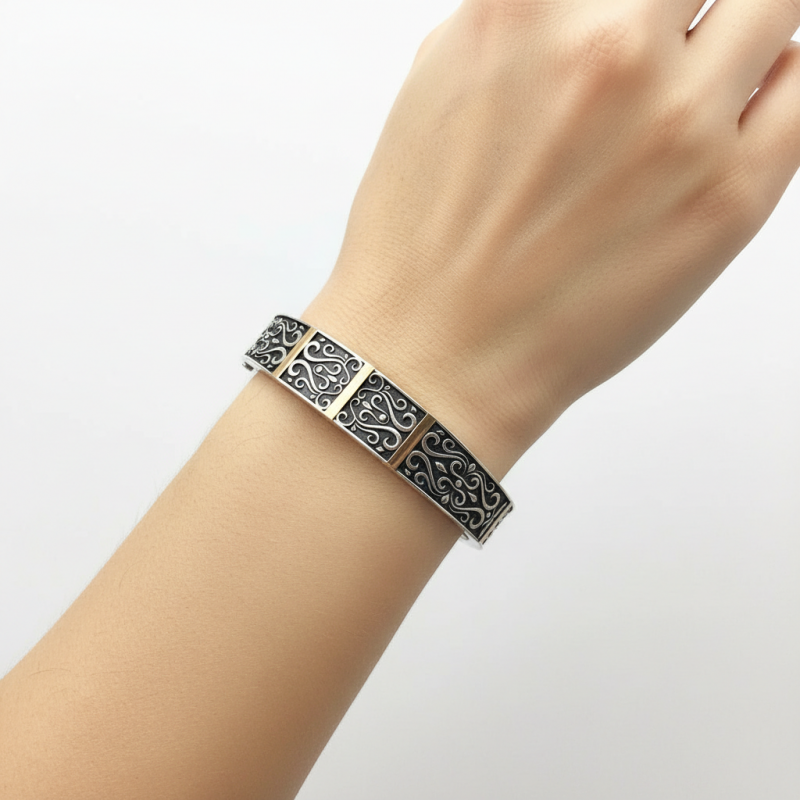 Браслет серебряный с золотом (467бр)