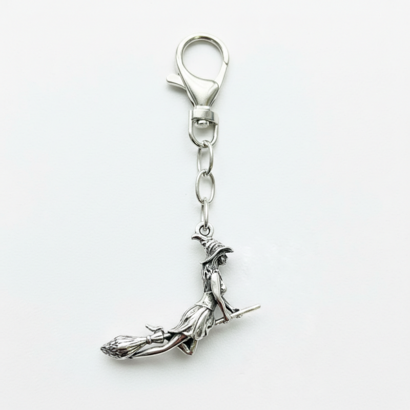 Брелок серебряный Ведьма на метле (А245б)