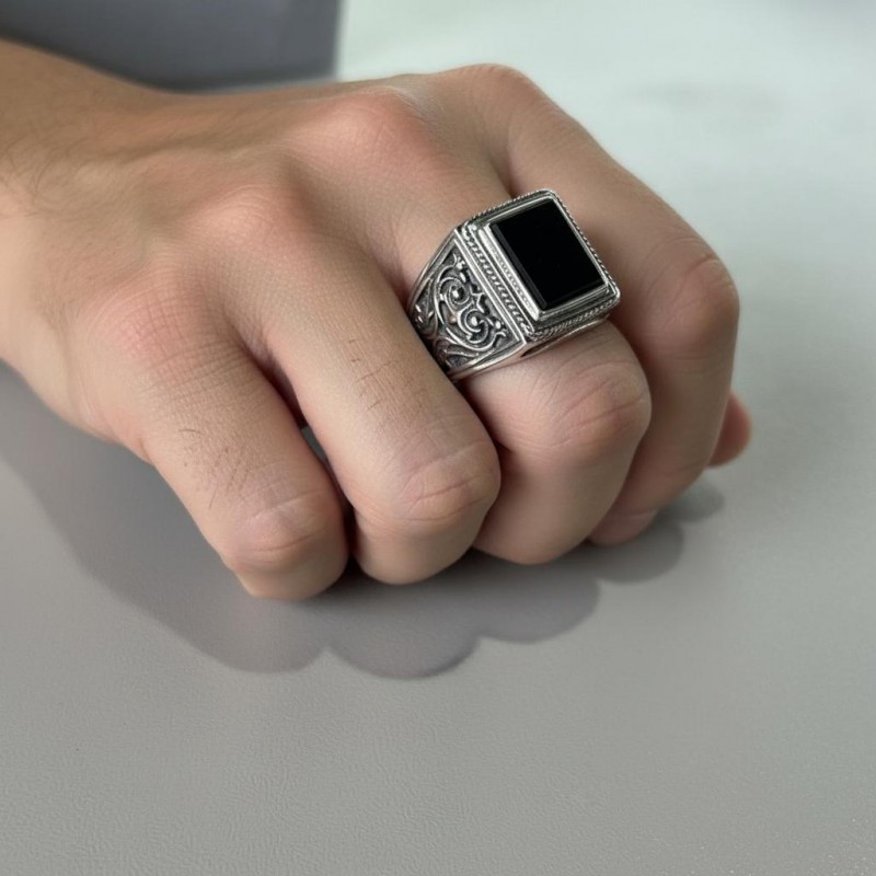 Печатка мужская серебряная с ониксом (210)
