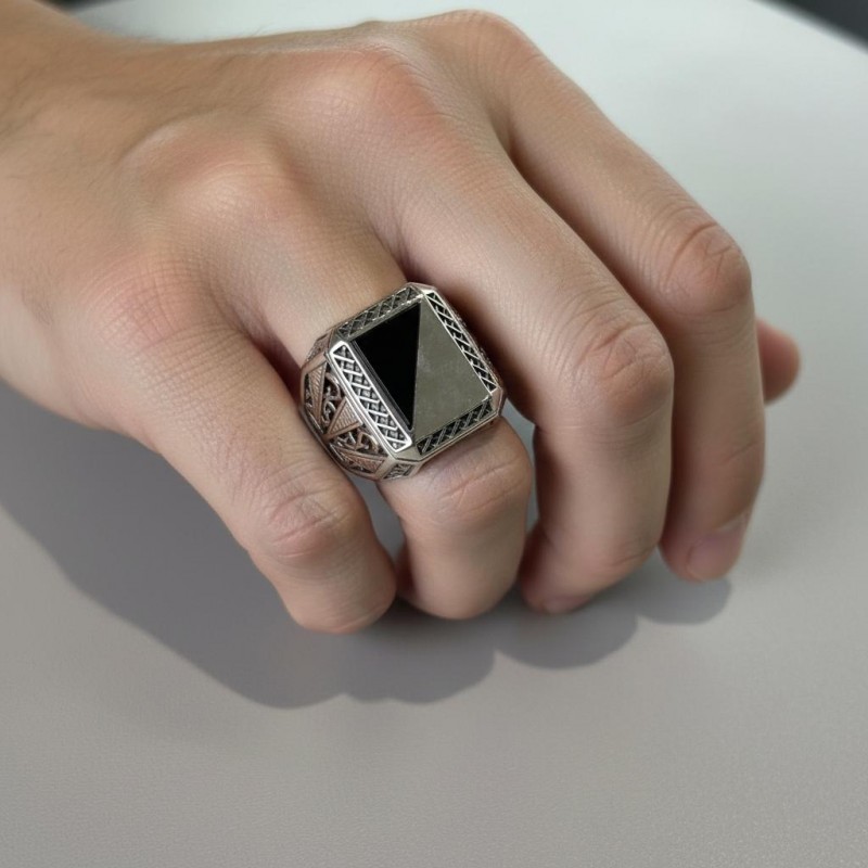 Печатка серебряная с золотом и ониксом (478з)