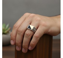 Печатка серебряная с золотом и ониксом (486з)