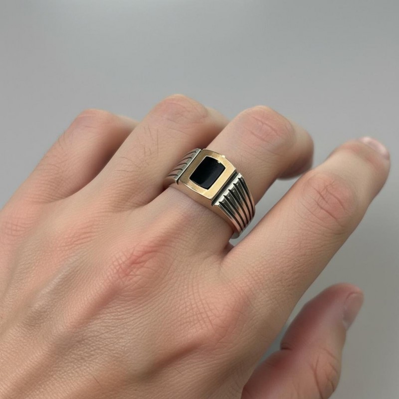 Печатка серебряная с золотом и ониксом (764з)