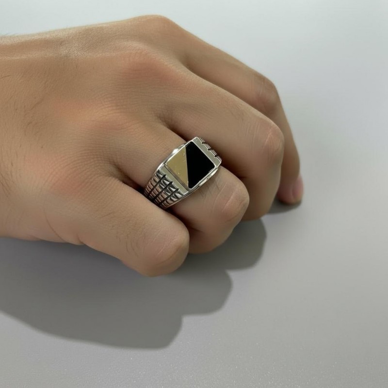 Печатка серебряная с золотом и ониксом (124з)