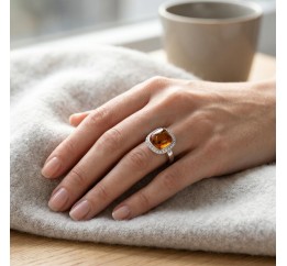Кольцо серебряное с янтарем (828кя)