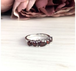 Серебряное кольцо SilverBreeze с натуральным гранатом 1837719 18.5 размер, 18.5 размер, 18.5 размер, 18.5 размер