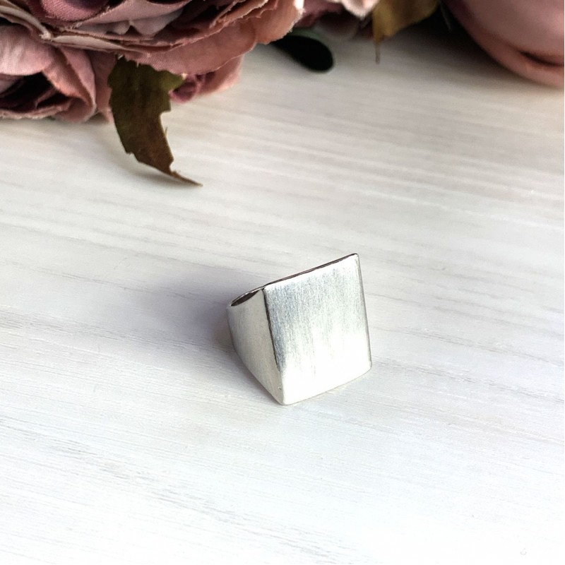 Серебряное кольцо SilverBreeze без камней 2022350 17 размер, 17 размер, 17 размер, 17 размер