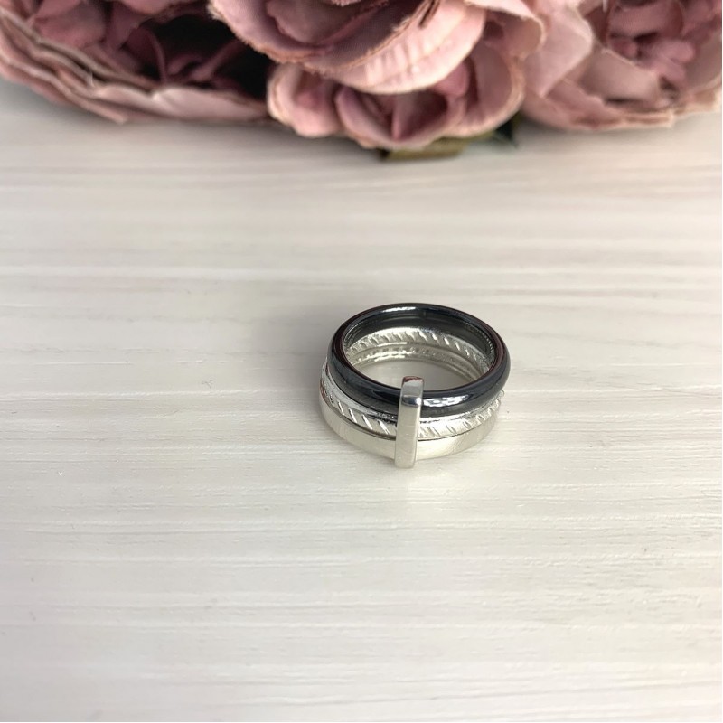 Серебряное кольцо SilverBreeze с керамикой (2070023) 17 размер